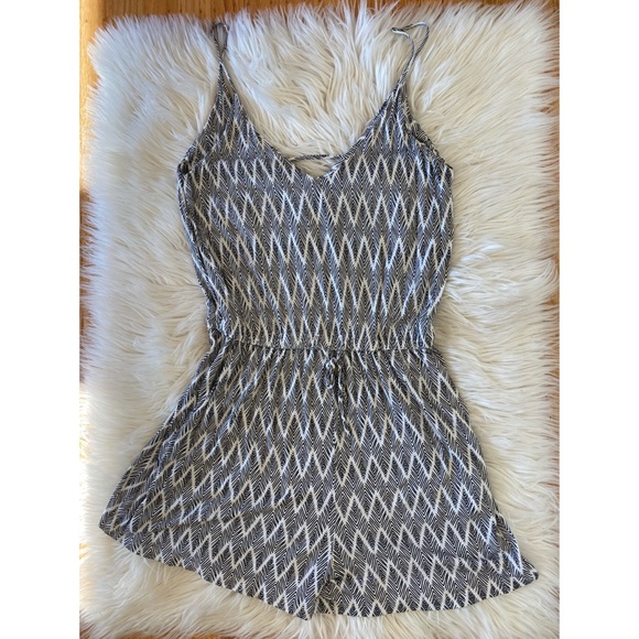 H&M patterned soft romper - Picture 4 of 10